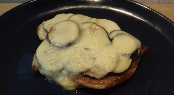 rakott cukkinis csirkemell csőben sütve