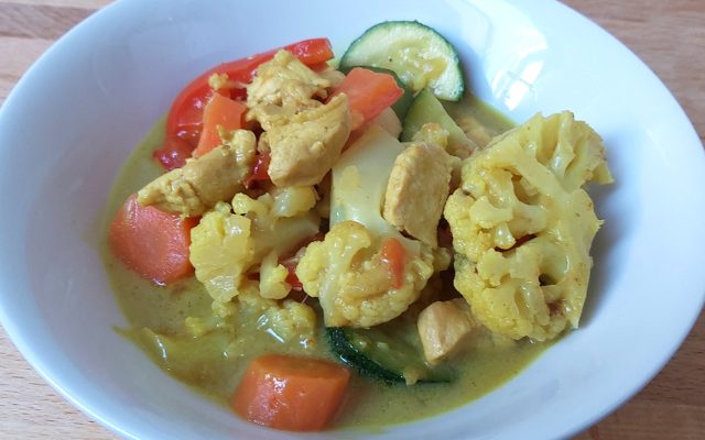 zöldséges curry csirke kókusztejjel