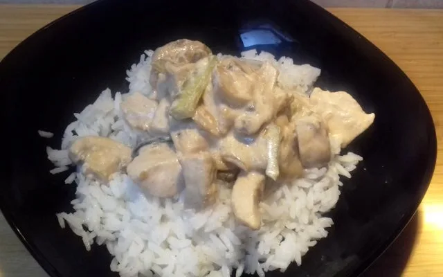 stroganoff csirkemell rizzsel