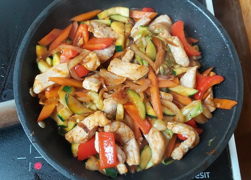 zöldséges csirkés stir fry