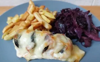 aszalt szilvával sajttal töltött csirkemell hassebalck módra sütőben