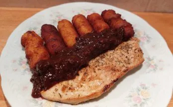 natúr csirkemell aszalt szilva mártással