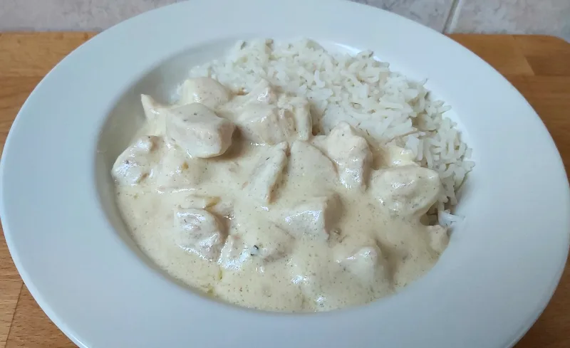 tejszínes mézes mustáros csirkemell csíkok rizzsel