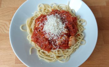 bolognai csirkemell spagettivel parmezánnal