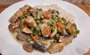 csirke fricassée rizzsel